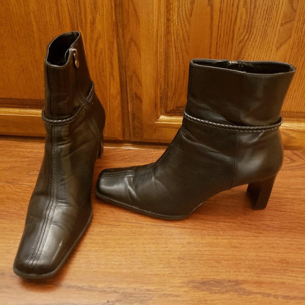 Etienne Aigner Leather Boots!